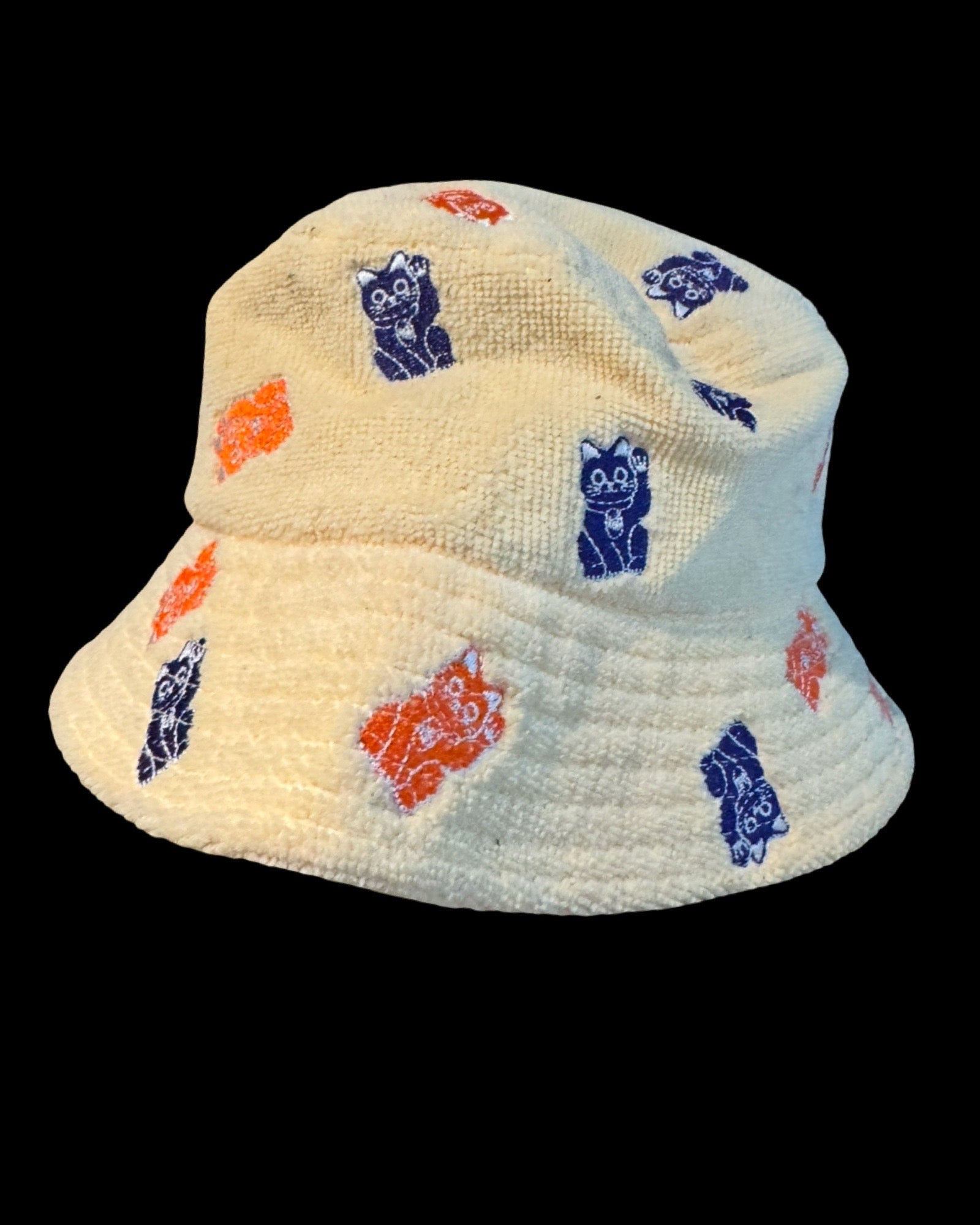 luck cat bucket hat